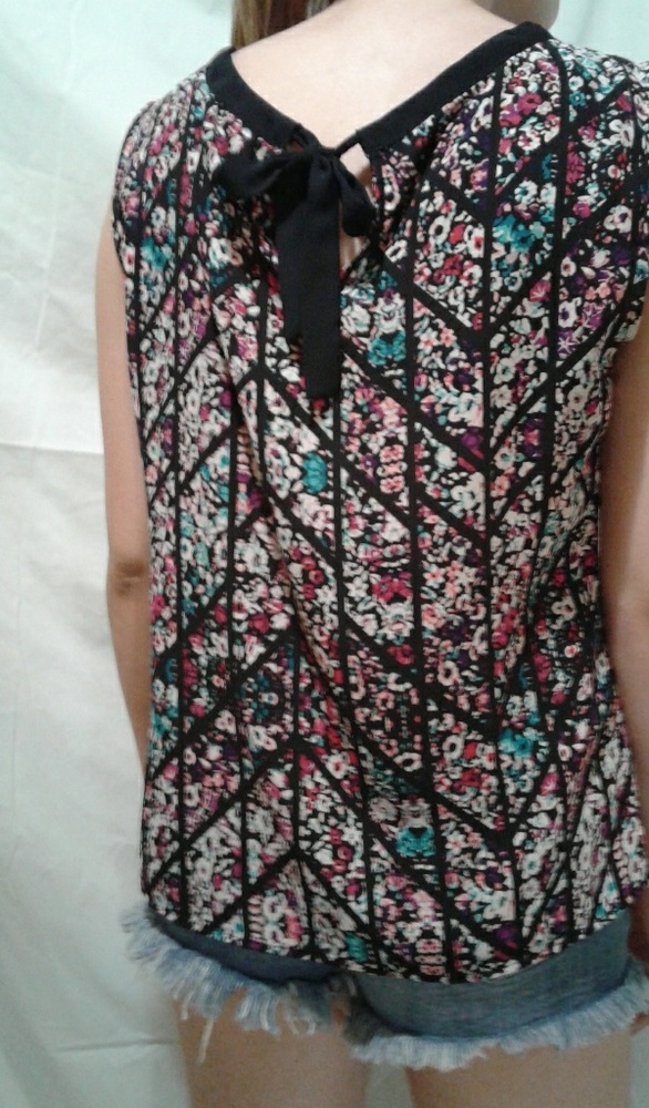 Gorgeous Candie's Easy Care Blouse View 4